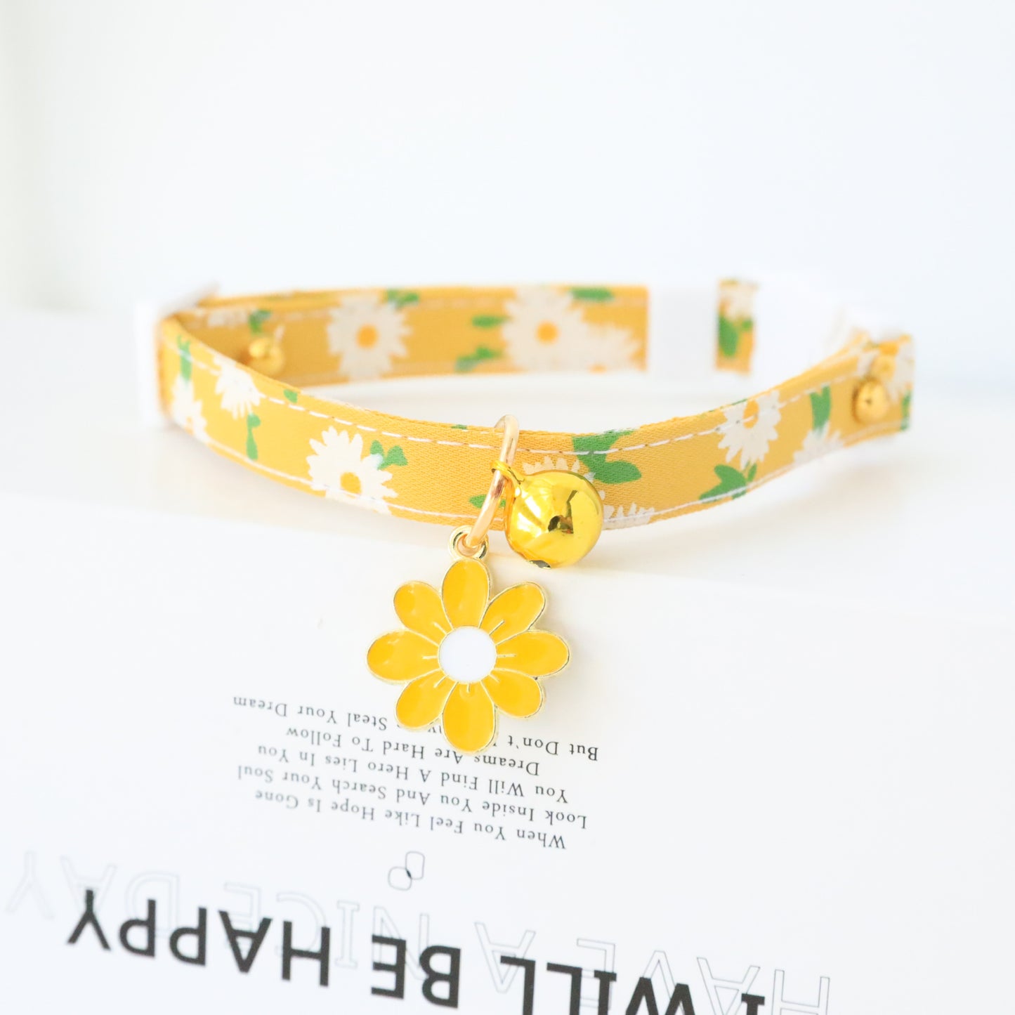 Colorful Flower Pet Collar – Lightweight & Comfortable for Daily Wear